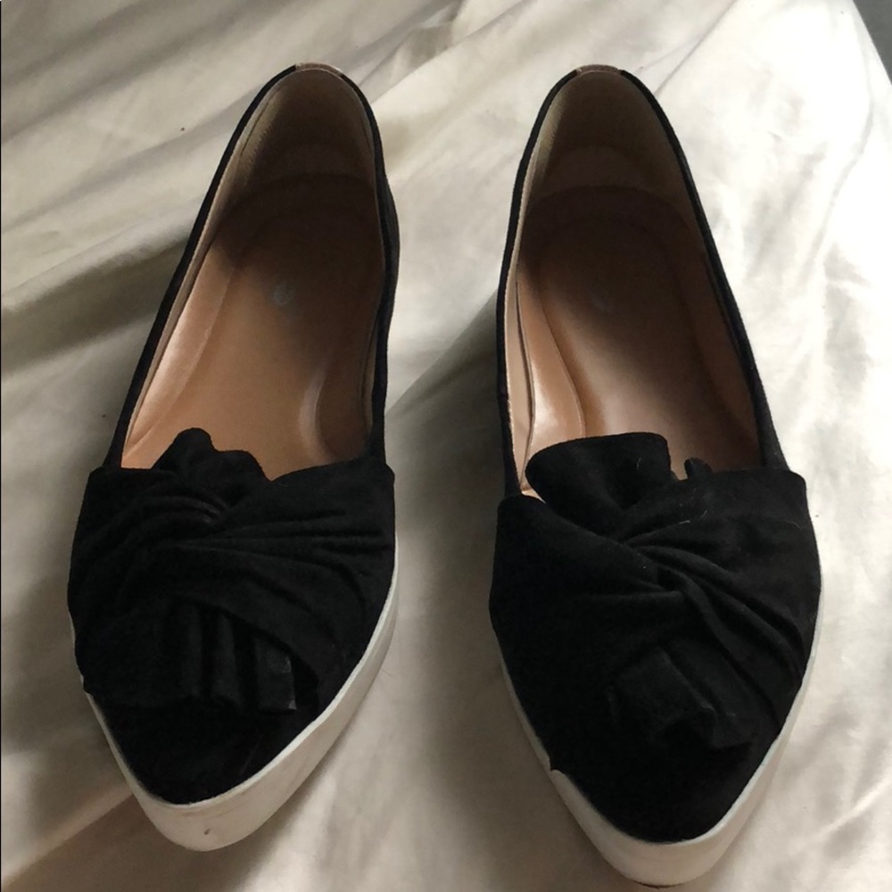 Trendy suede pointy toe sneaker